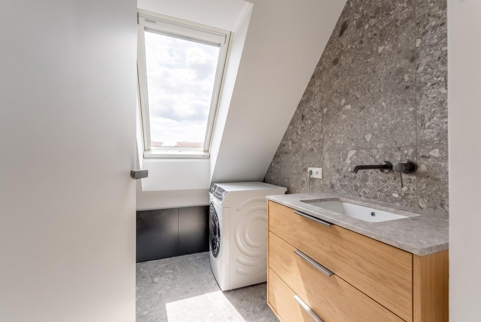 2 bedroom with open-plan kitchen flat to rent, 65 m², U Uranie, Prague, Prague 2 bedroom with open-plan kitchen flat to rent, 65 m², U Uranie, Prague, Prague