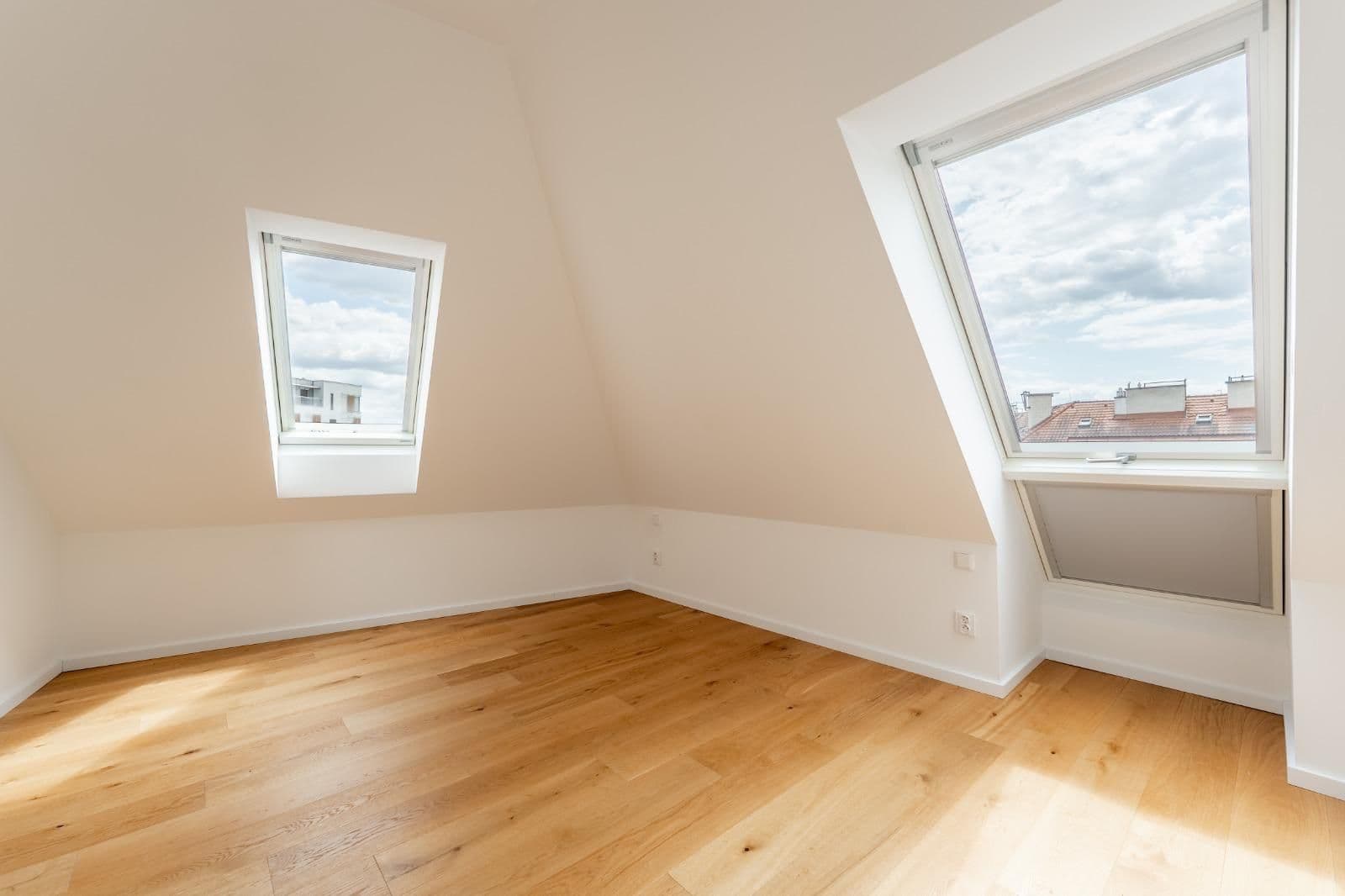 2 bedroom with open-plan kitchen flat to rent, 65 m², U Uranie, Prague, Prague 2 bedroom with open-plan kitchen flat to rent, 65 m², U Uranie, Prague, Prague