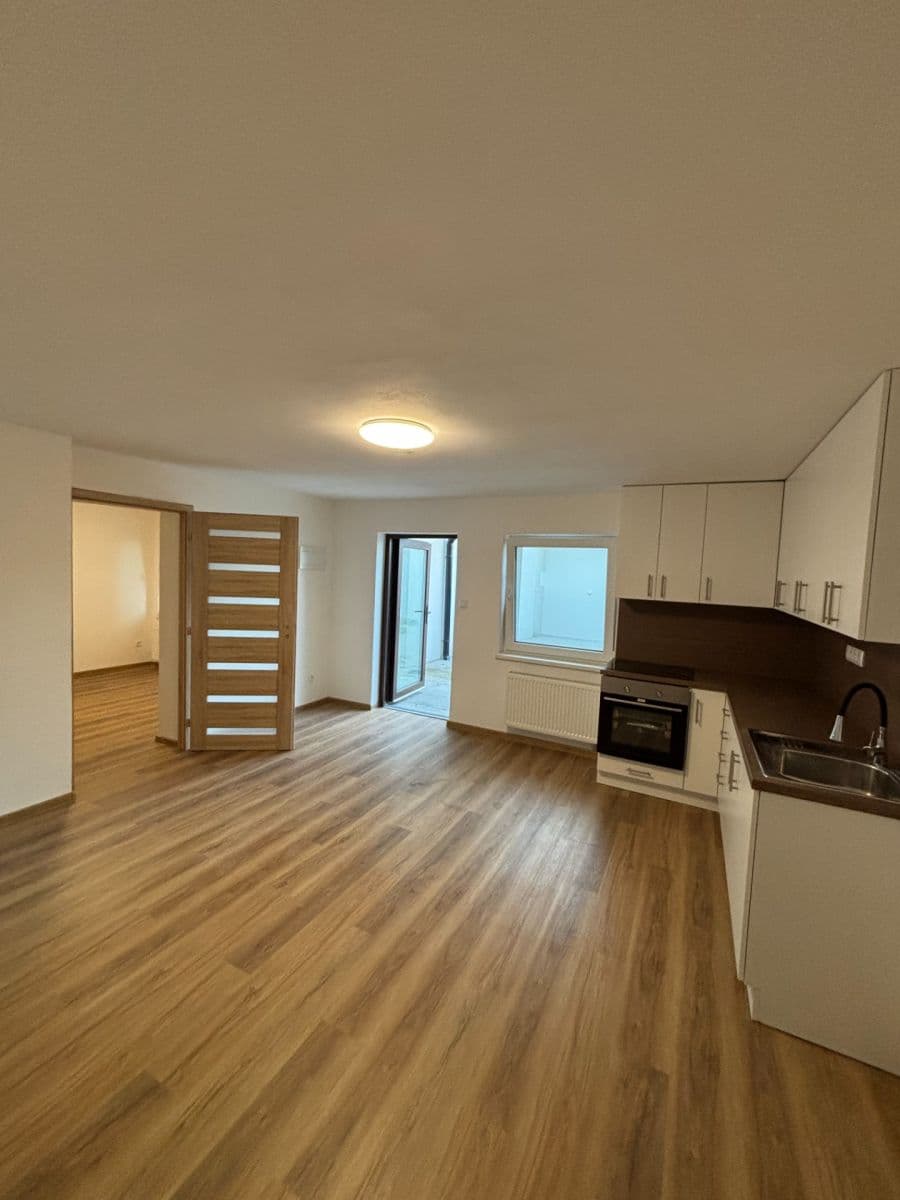 2 bedroom with open-plan kitchen flat to rent, 60 m², Přáslavská, Olomouc, Olomoucký Region 2 bedroom with open-plan kitchen flat to rent, 60 m², Přáslavská, Olomouc, Olomoucký Region
