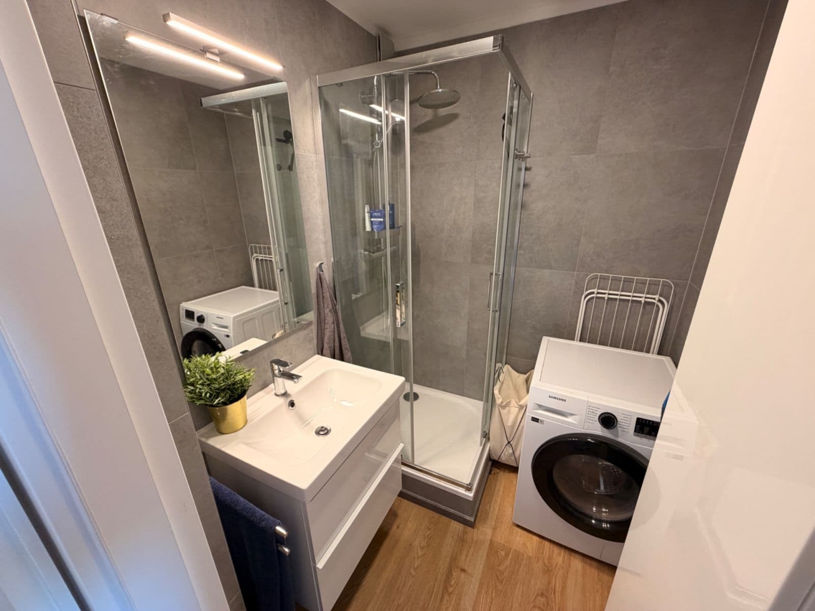 1 bedroom with open-plan kitchen flat to rent, 57 m², Třeboradická, Prague, Prague 1 bedroom with open-plan kitchen flat to rent, 57 m², Třeboradická, Prague, Prague