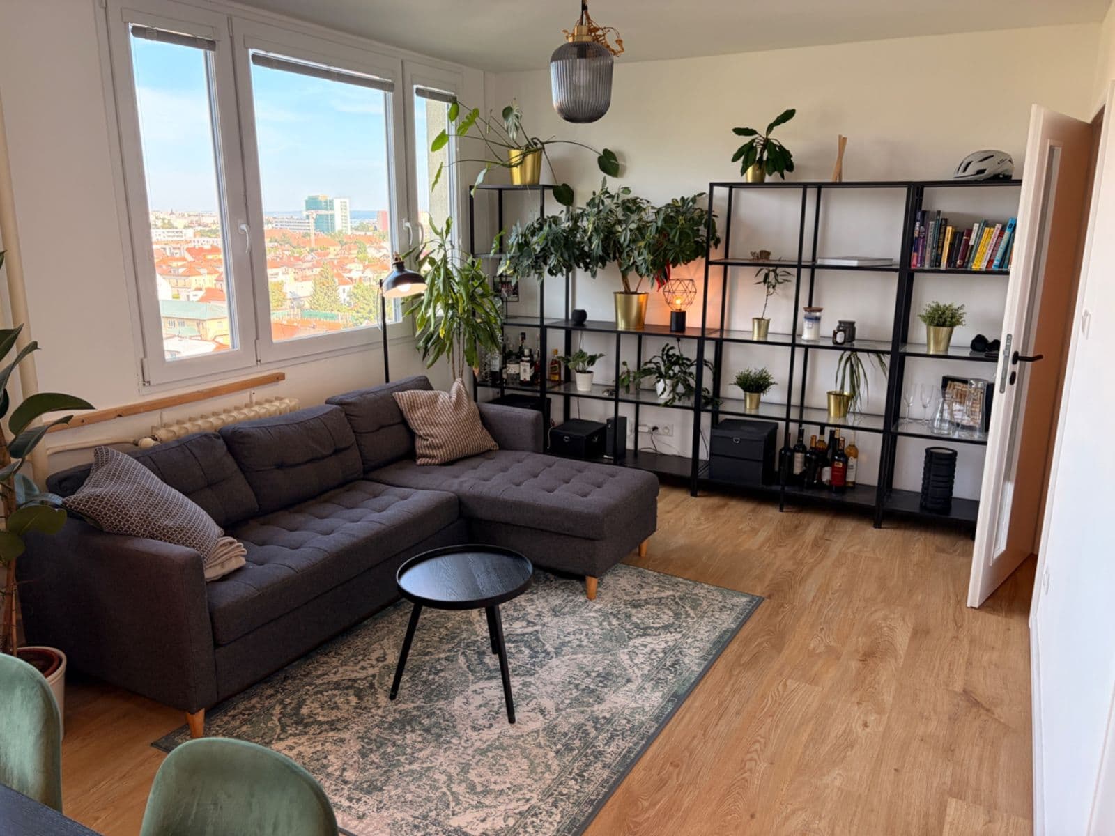 1 bedroom with open-plan kitchen flat to rent, 57 m², Třeboradická, Prague, Prague 1 bedroom with open-plan kitchen flat to rent, 57 m², Třeboradická, Prague, Prague