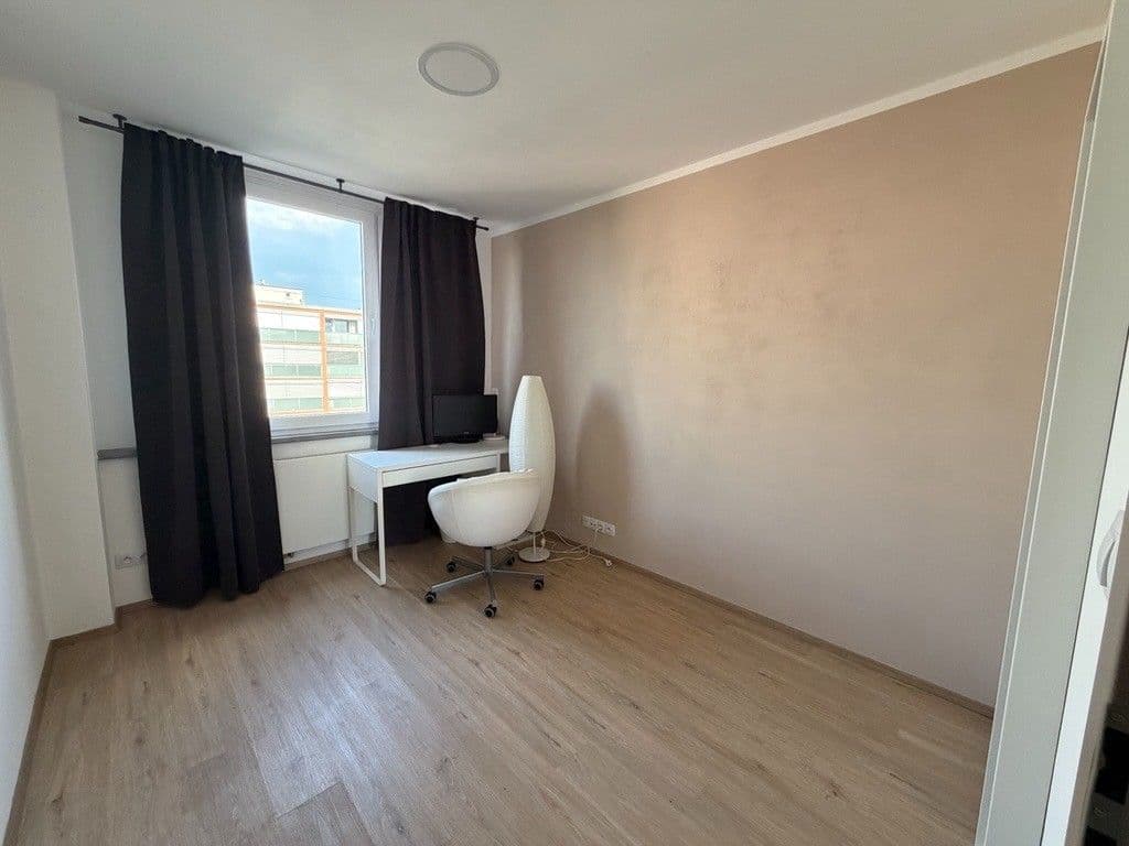 2 bedroom with open-plan kitchen flat to rent, 54 m², Kaplická, Prague, Prague 2 bedroom with open-plan kitchen flat to rent, 54 m², Kaplická, Prague, Prague