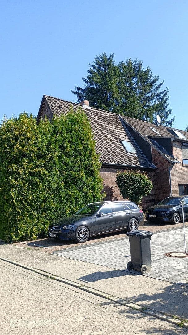 house for sale, 240 m², Rüdigerweg 25, Hanover, Lower Saxony house for sale, 240 m², Rüdigerweg 25, Hanover, Lower Saxony