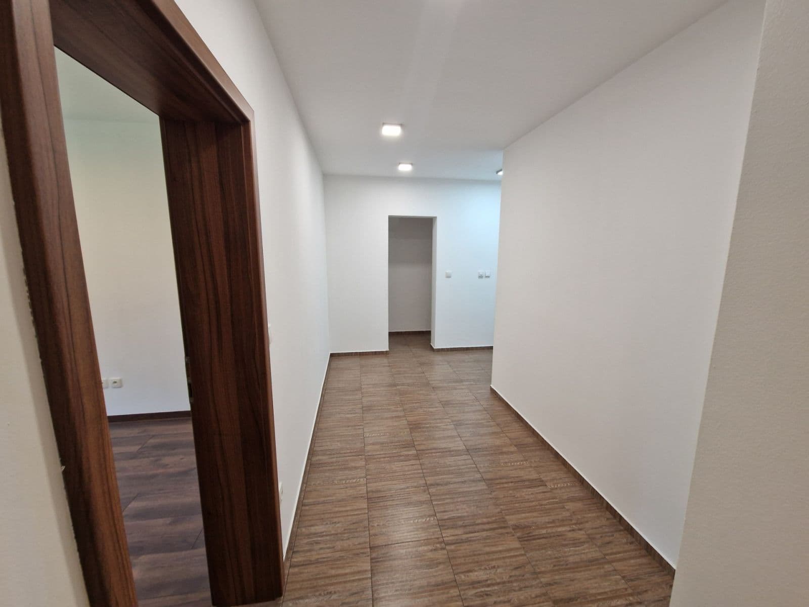 2 bedroom with open-plan kitchen flat to rent, 68 m², Ke Kaštanům, Bořanovice, Středočeský Region 2 bedroom with open-plan kitchen flat to rent, 68 m², Ke Kaštanům, Bořanovice, Středočeský Region