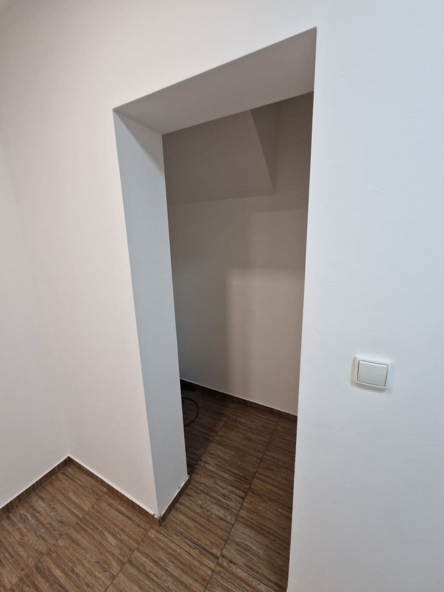 2 bedroom with open-plan kitchen flat to rent, 68 m², Ke Kaštanům, Bořanovice, Středočeský Region 2 bedroom with open-plan kitchen flat to rent, 68 m², Ke Kaštanům, Bořanovice, Středočeský Region