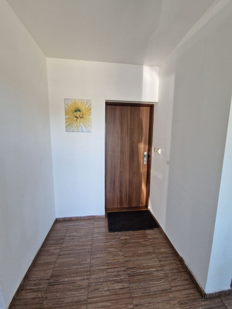 2 bedroom with open-plan kitchen flat to rent, 68 m², Ke Kaštanům, Bořanovice, Středočeský Region 2 bedroom with open-plan kitchen flat to rent, 68 m², Ke Kaštanům, Bořanovice, Středočeský Region