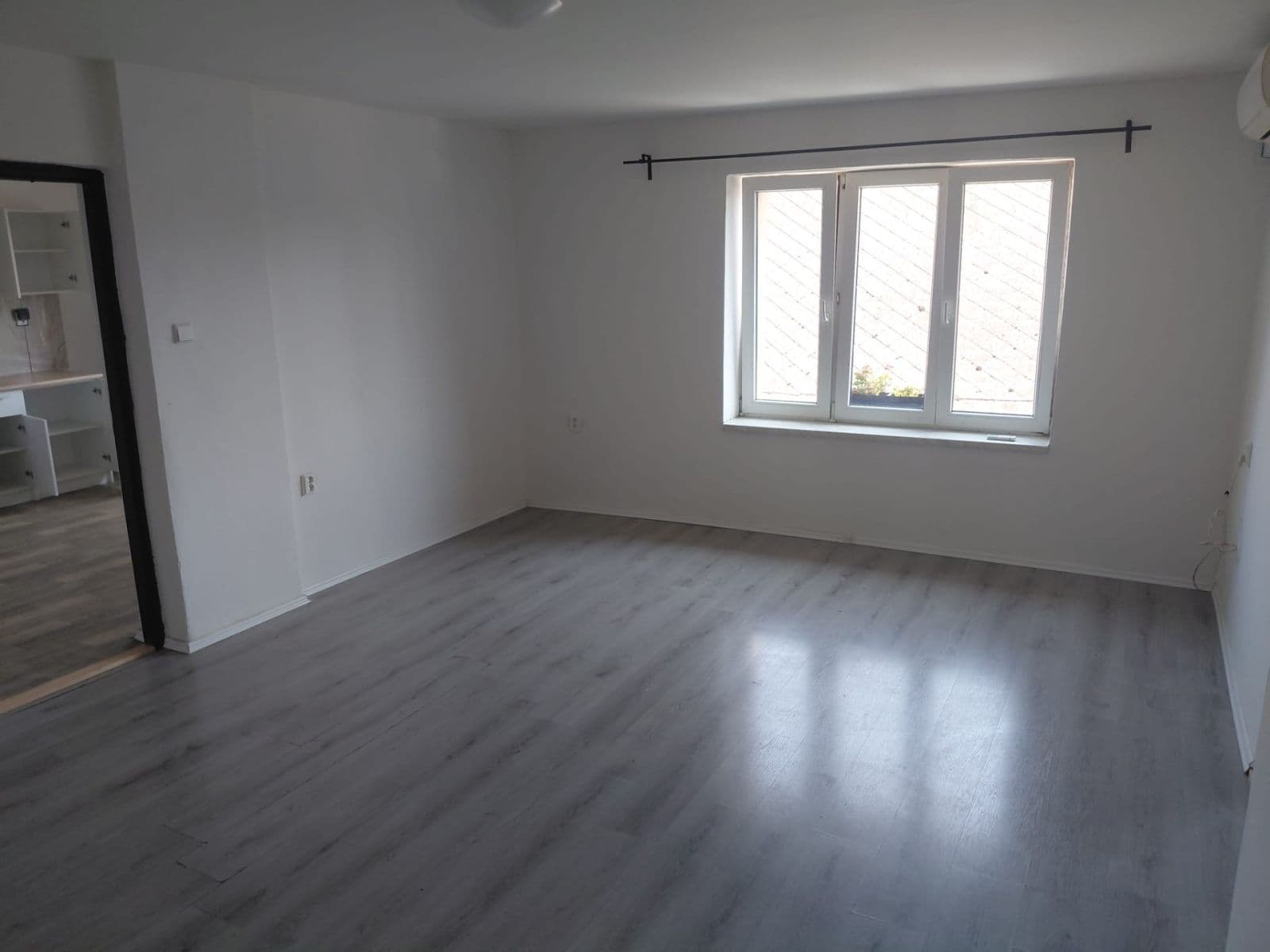 2 bedroom flat to rent, 93 m², Třebízského, Sadská, Středočeský Region 2 bedroom flat to rent, 93 m², Třebízského, Sadská, Středočeský Region