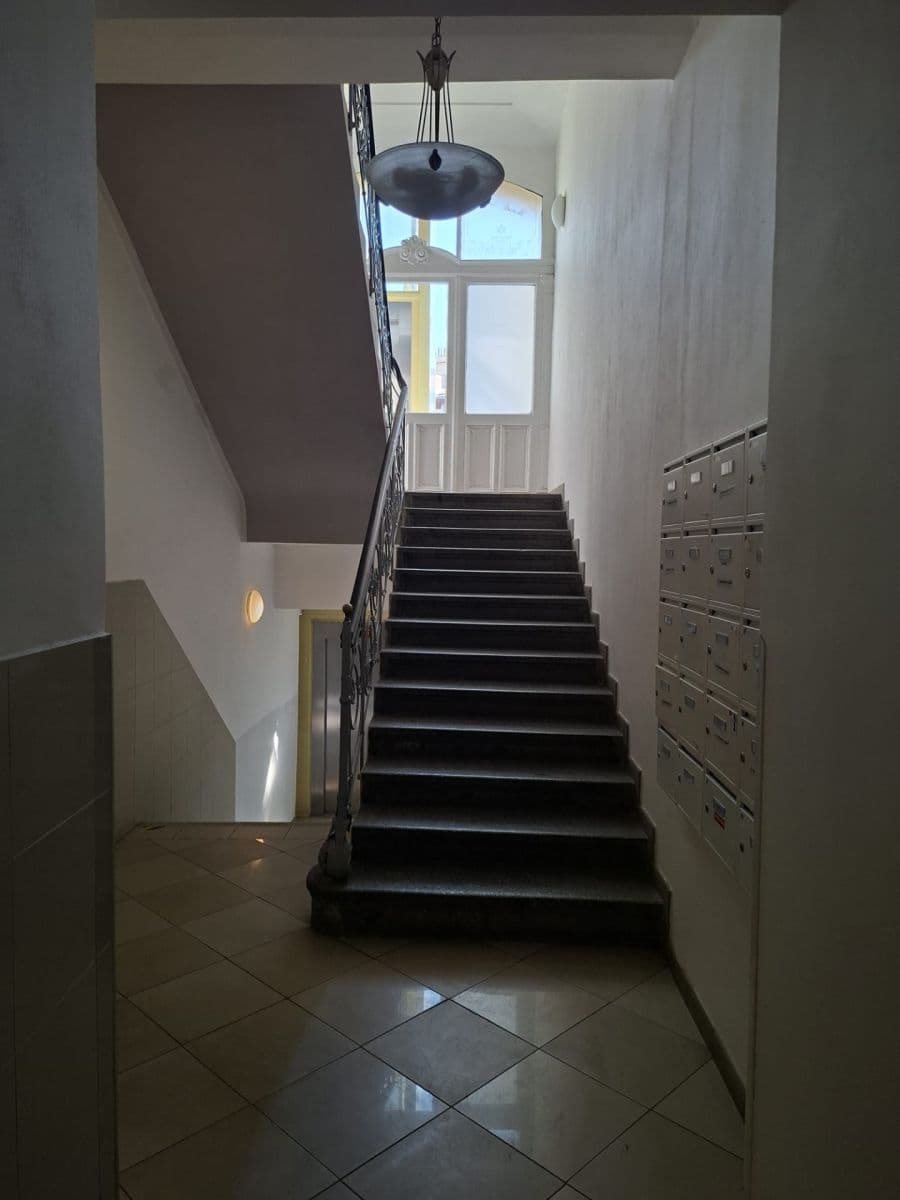 1 bedroom with open-plan kitchen flat for sale, 69 m², Moskevská, Prague, Prague 1 bedroom with open-plan kitchen flat for sale, 69 m², Moskevská, Prague, Prague
