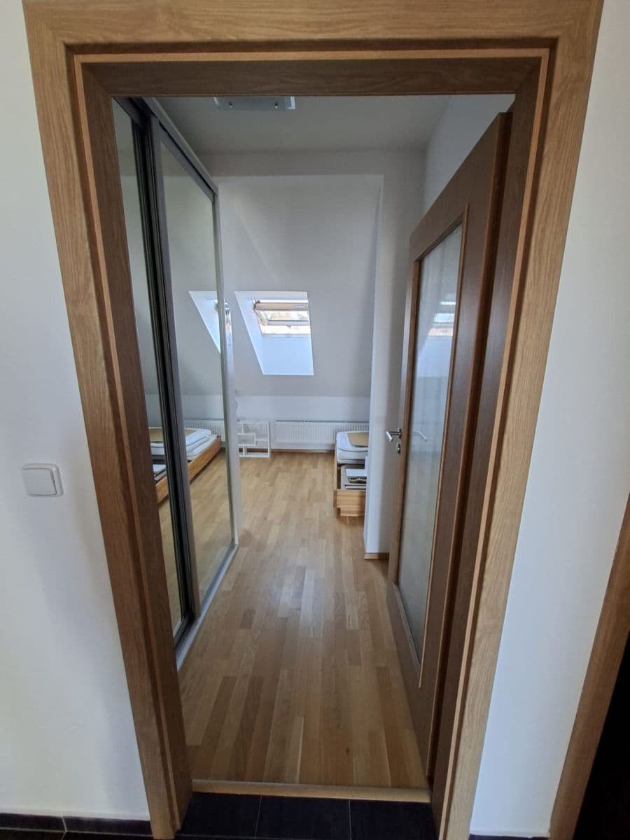 1 bedroom with open-plan kitchen flat for sale, 69 m², Moskevská, Prague, Prague 1 bedroom with open-plan kitchen flat for sale, 69 m², Moskevská, Prague, Prague