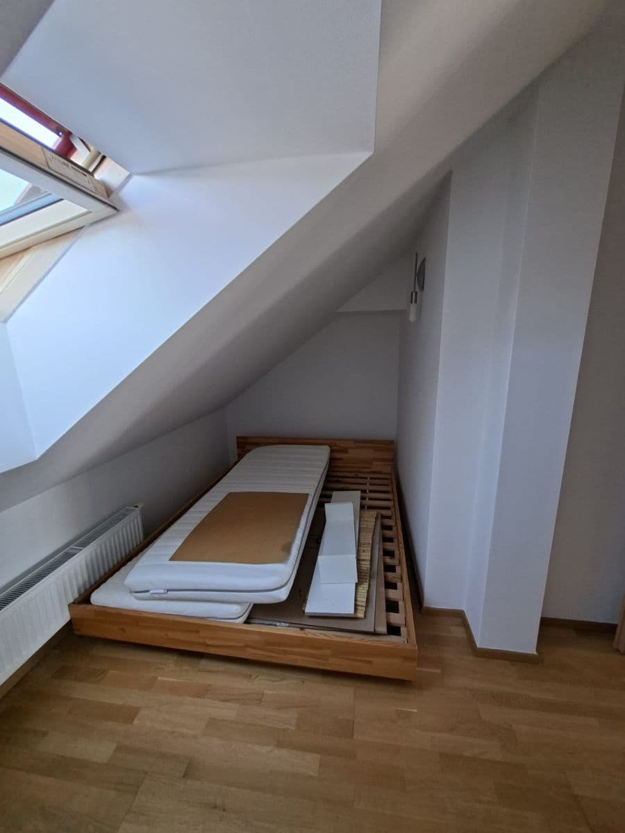 1 bedroom with open-plan kitchen flat for sale, 69 m², Moskevská, Prague, Prague 1 bedroom with open-plan kitchen flat for sale, 69 m², Moskevská, Prague, Prague
