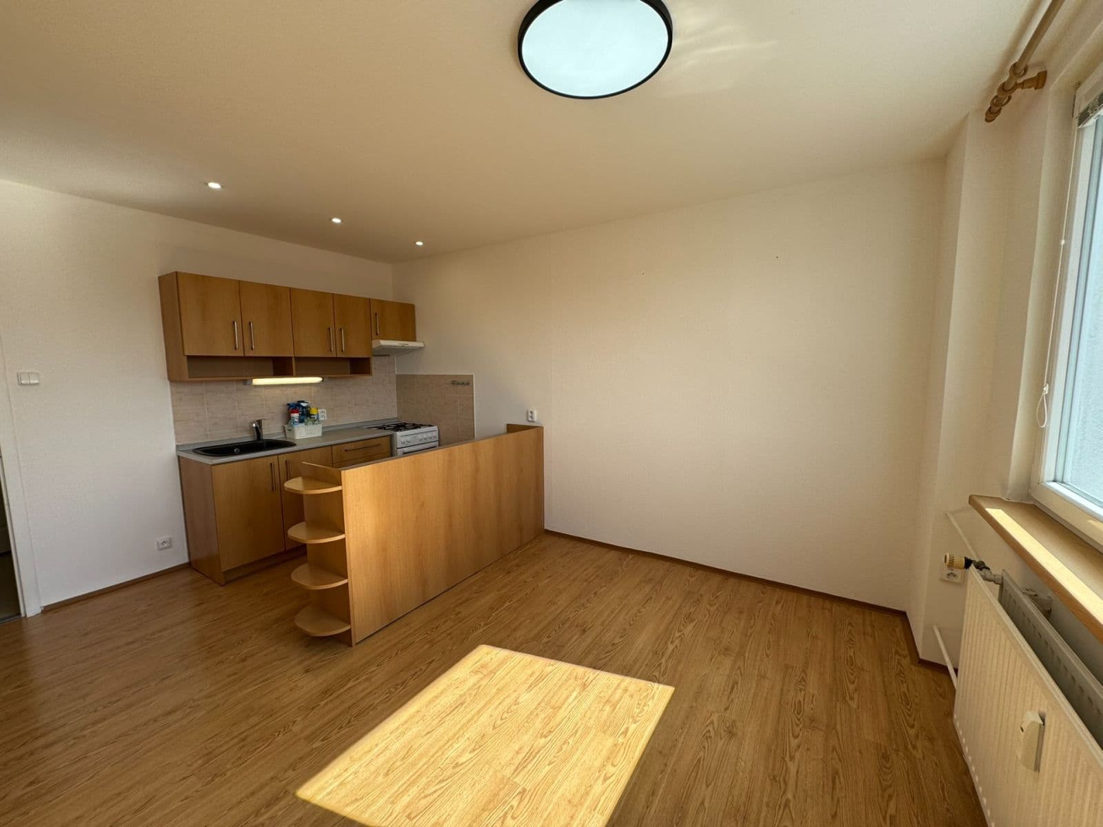 1 bedroom with open-plan kitchen flat to rent, 40 m², Bratří Čapků, Česká Lípa, Liberecký Region 1 bedroom with open-plan kitchen flat to rent, 40 m², Bratří Čapků, Česká Lípa, Liberecký Region