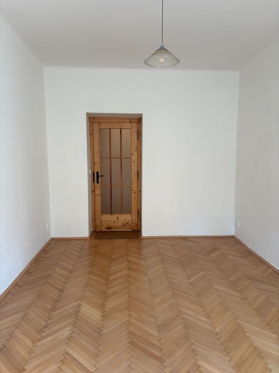 1 bedroom with open-plan kitchen flat to rent, 42 m², náměstí Dr. Václava Holého, Prague, Prague 1 bedroom with open-plan kitchen flat to rent, 42 m², náměstí Dr. Václava Holého, Prague, Prague