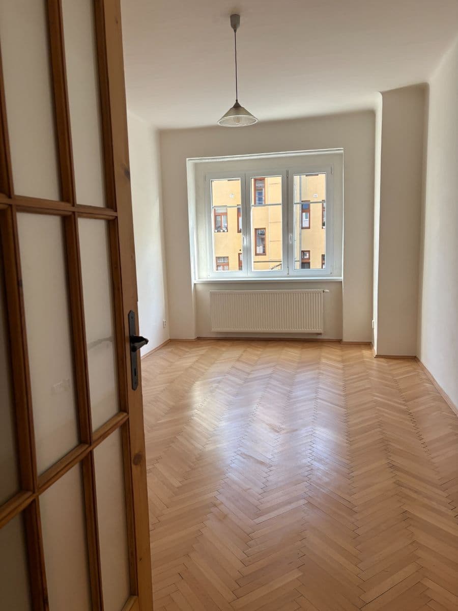 1 bedroom with open-plan kitchen flat to rent, 42 m², náměstí Dr. Václava Holého, Prague, Prague 1 bedroom with open-plan kitchen flat to rent, 42 m², náměstí Dr. Václava Holého, Prague, Prague