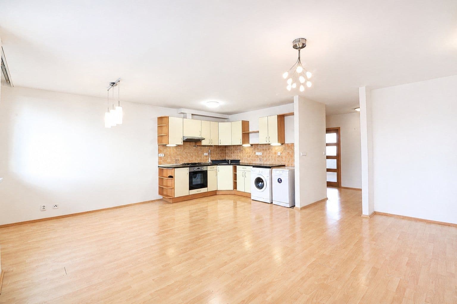 2 bedroom with open-plan kitchen flat to rent, 70 m², Štichova, Prague, Prague 2 bedroom with open-plan kitchen flat to rent, 70 m², Štichova, Prague, Prague