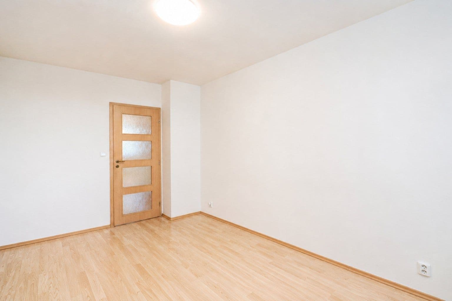 2 bedroom with open-plan kitchen flat to rent, 70 m², Štichova, Prague, Prague 2 bedroom with open-plan kitchen flat to rent, 70 m², Štichova, Prague, Prague