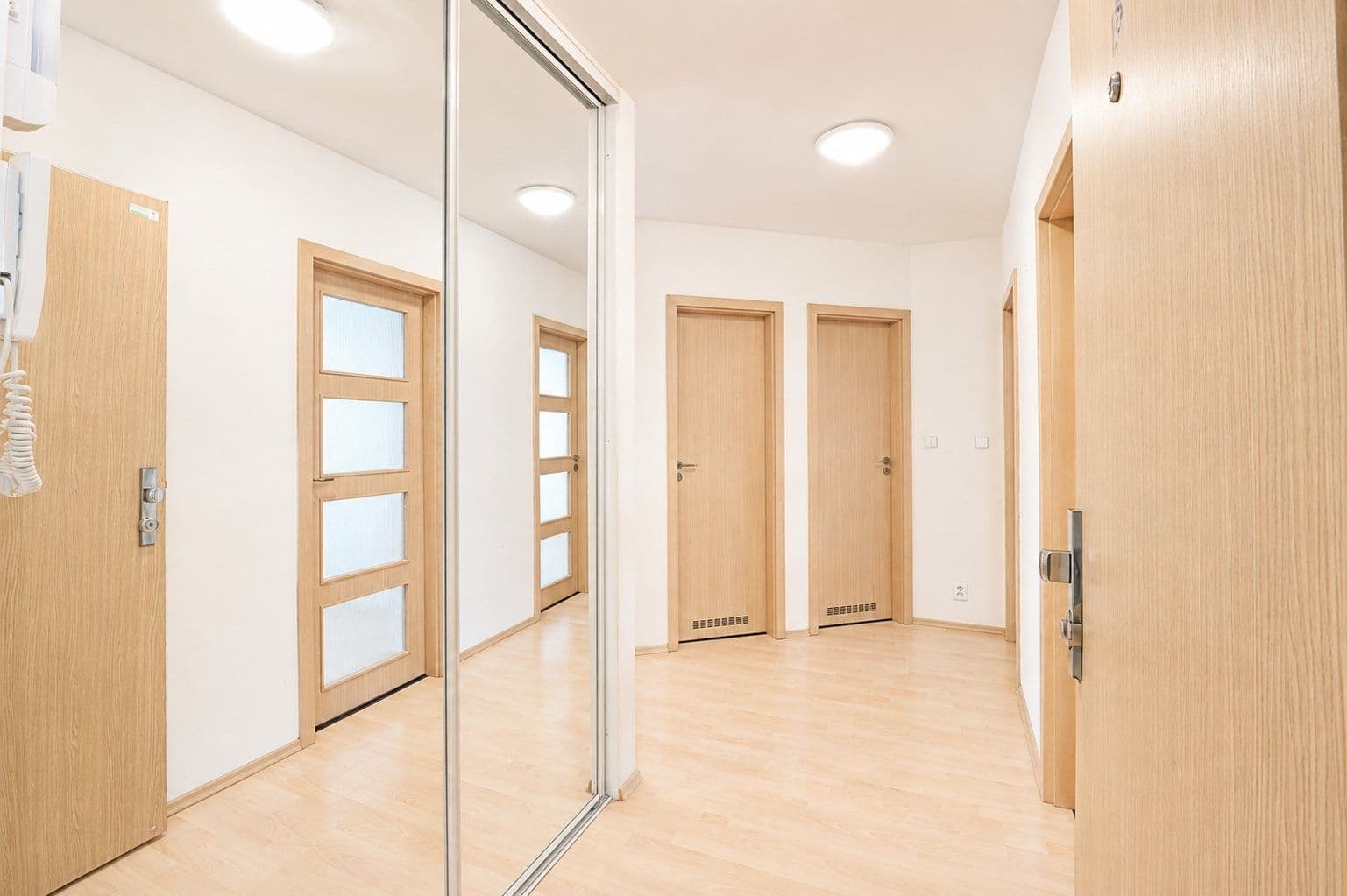 2 bedroom with open-plan kitchen flat to rent, 70 m², Štichova, Prague, Prague 2 bedroom with open-plan kitchen flat to rent, 70 m², Štichova, Prague, Prague