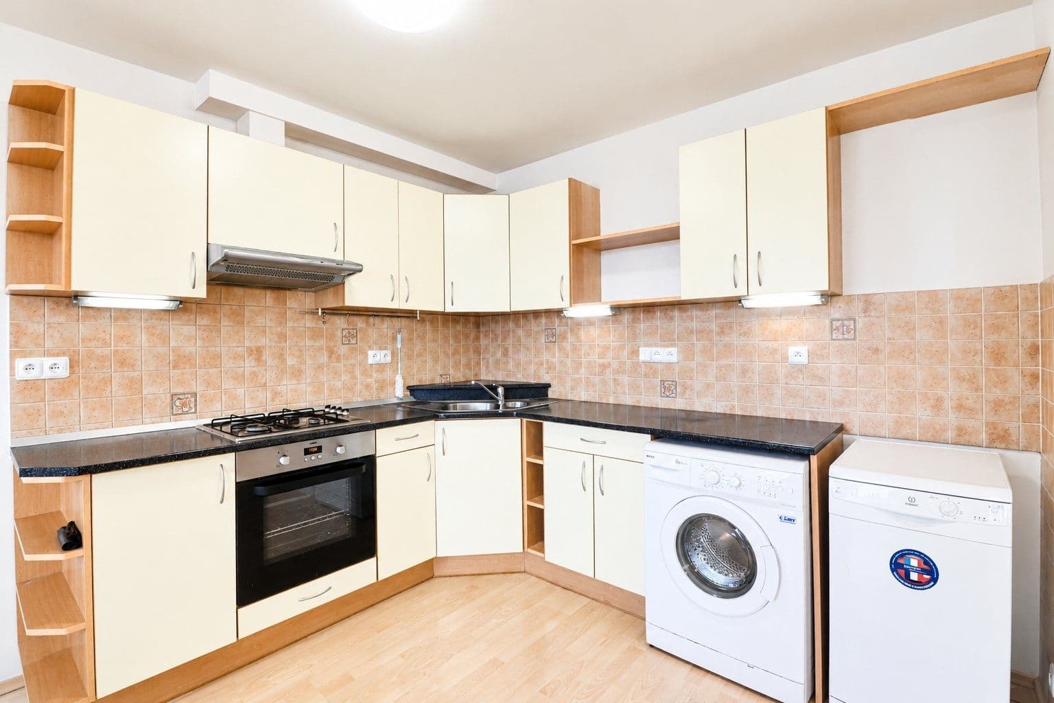 2 bedroom with open-plan kitchen flat to rent, 70 m², Štichova, Prague, Prague 2 bedroom with open-plan kitchen flat to rent, 70 m², Štichova, Prague, Prague