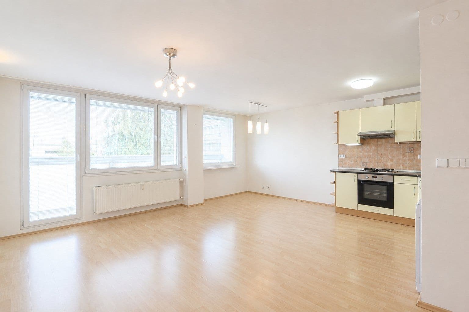 2 bedroom with open-plan kitchen flat to rent, 70 m², Štichova, Prague, Prague 2 bedroom with open-plan kitchen flat to rent, 70 m², Štichova, Prague, Prague