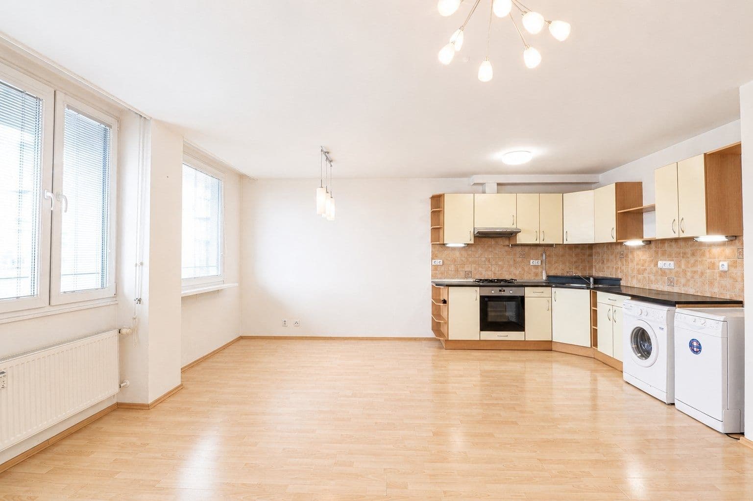 2 bedroom with open-plan kitchen flat to rent, 70 m², Štichova, Prague, Prague 2 bedroom with open-plan kitchen flat to rent, 70 m², Štichova, Prague, Prague