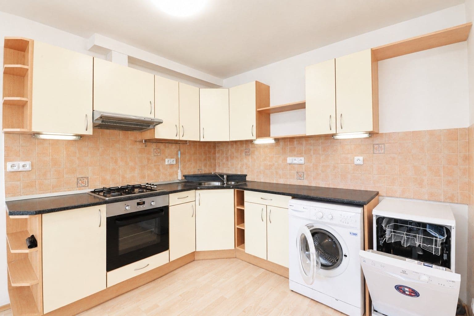 2 bedroom with open-plan kitchen flat to rent, 70 m², Štichova, Prague, Prague 2 bedroom with open-plan kitchen flat to rent, 70 m², Štichova, Prague, Prague