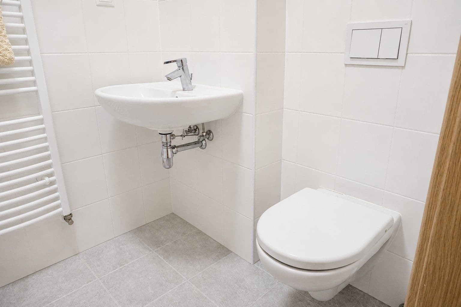 Studio flat to rent, 32 m², V Honech, Klecany, Středočeský Region Studio flat to rent, 32 m², V Honech, Klecany, Středočeský Region