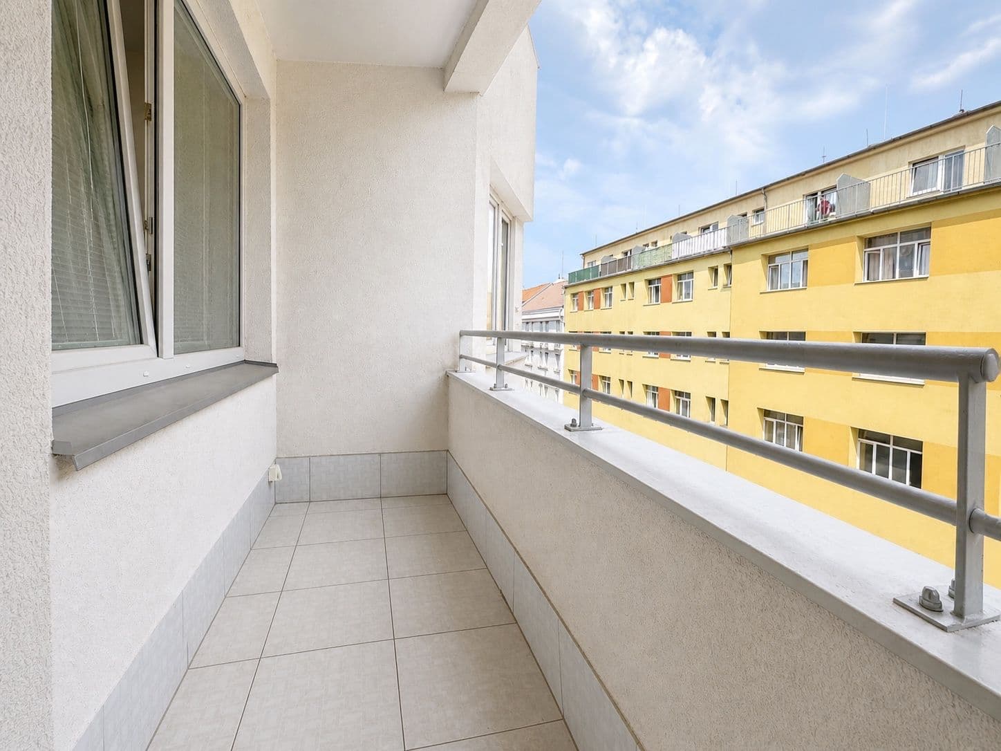 1 bedroom with open-plan kitchen flat to rent, 47 m², U Svobodárny, Prague, Prague 1 bedroom with open-plan kitchen flat to rent, 47 m², U Svobodárny, Prague, Prague
