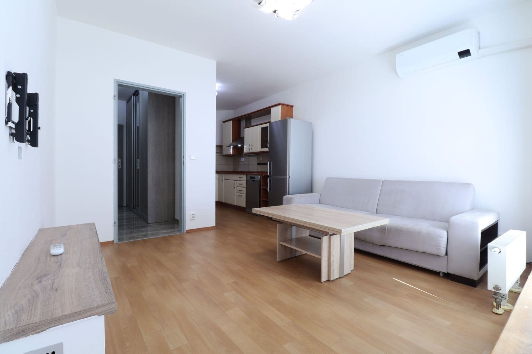 1 bedroom with open-plan kitchen flat to rent, 43 m², Wiedermannova, Prague, Prague 1 bedroom with open-plan kitchen flat to rent, 43 m², Wiedermannova, Prague, Prague