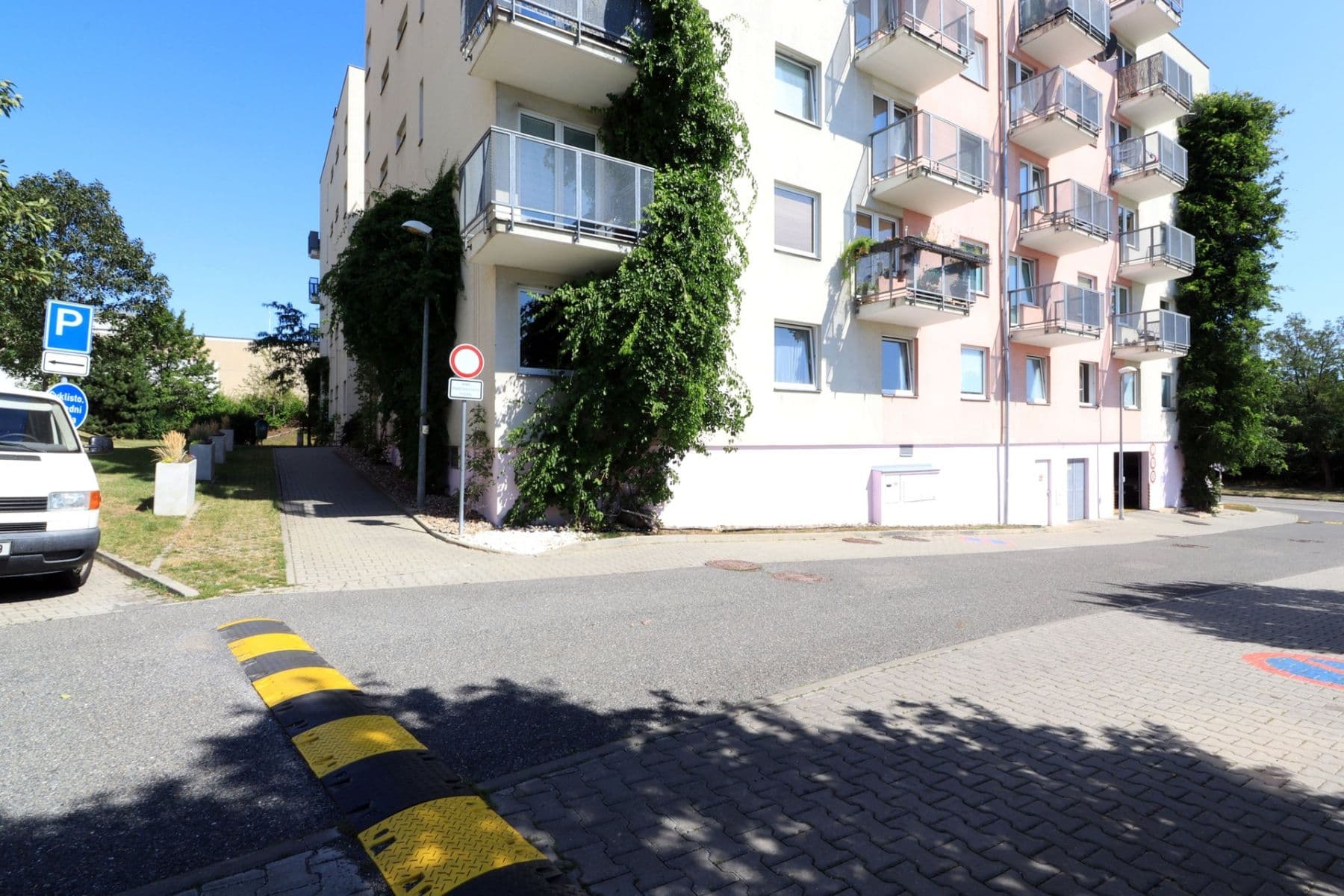 1 bedroom with open-plan kitchen flat to rent, 43 m², Wiedermannova, Prague, Prague 1 bedroom with open-plan kitchen flat to rent, 43 m², Wiedermannova, Prague, Prague