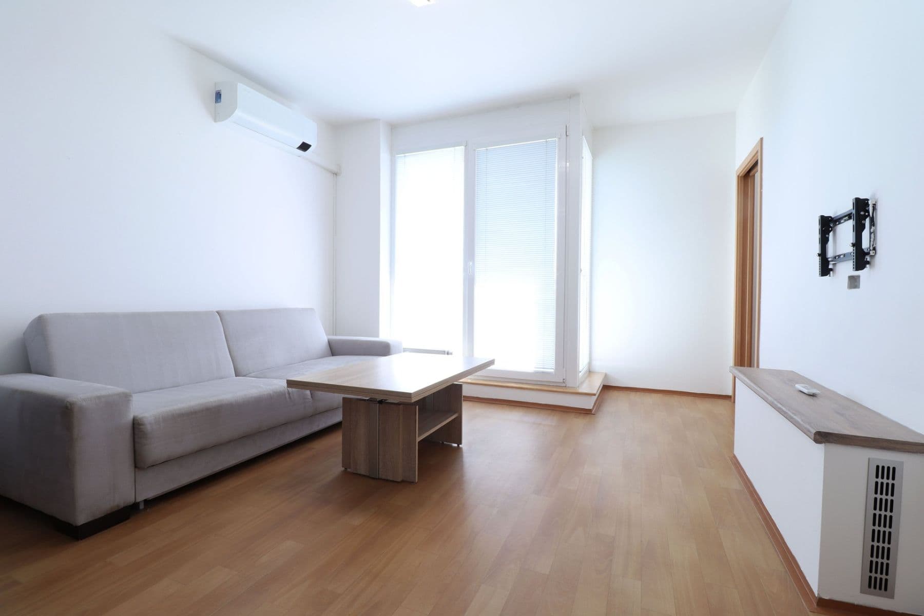 1 bedroom with open-plan kitchen flat to rent, 43 m², Wiedermannova, Prague, Prague 1 bedroom with open-plan kitchen flat to rent, 43 m², Wiedermannova, Prague, Prague