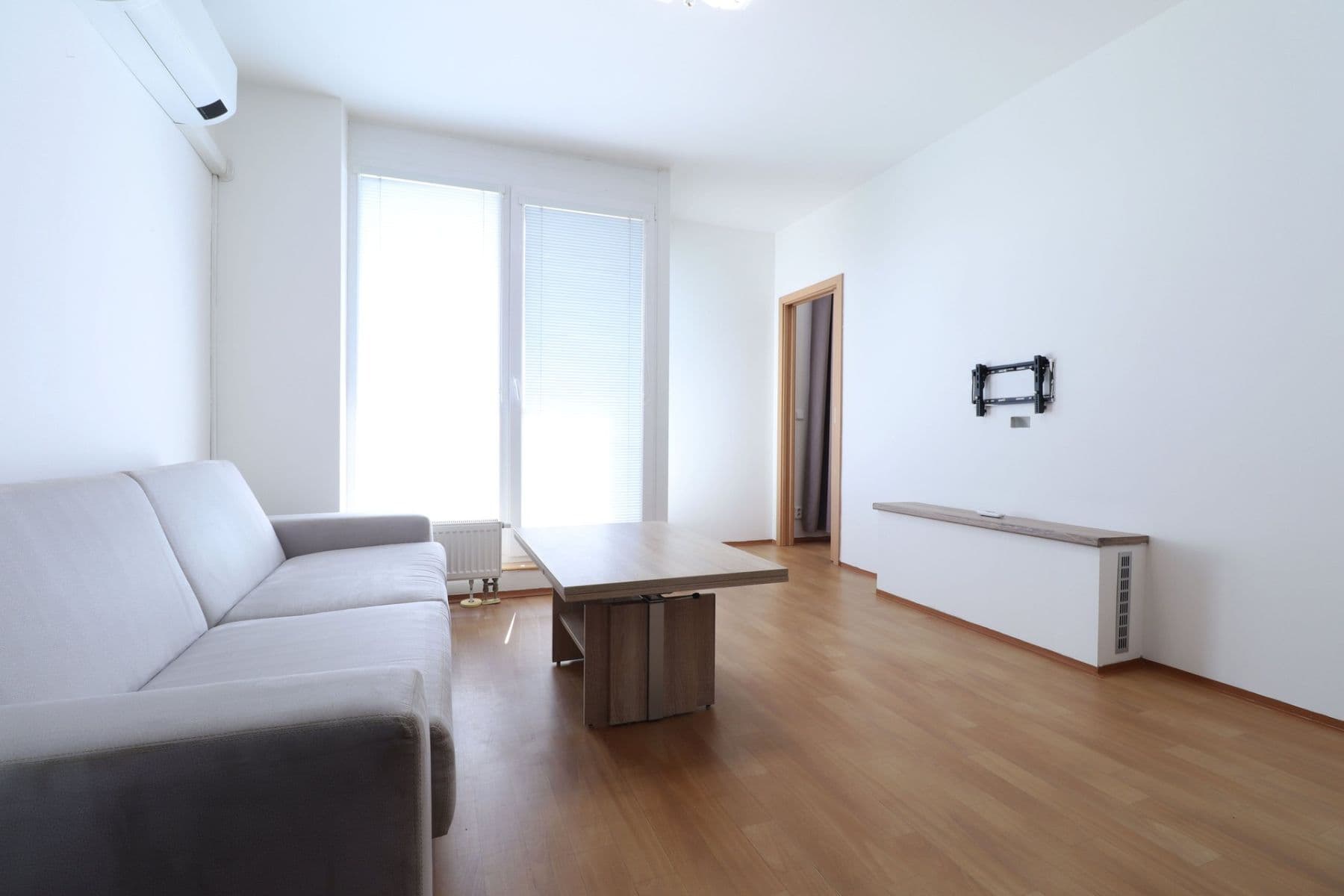 1 bedroom with open-plan kitchen flat to rent, 43 m², Wiedermannova, Prague, Prague 1 bedroom with open-plan kitchen flat to rent, 43 m², Wiedermannova, Prague, Prague