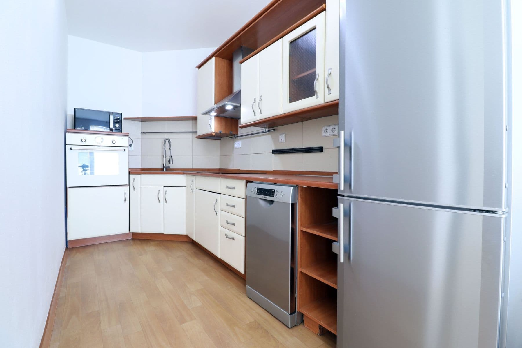 1 bedroom with open-plan kitchen flat to rent, 43 m², Wiedermannova, Prague, Prague 1 bedroom with open-plan kitchen flat to rent, 43 m², Wiedermannova, Prague, Prague