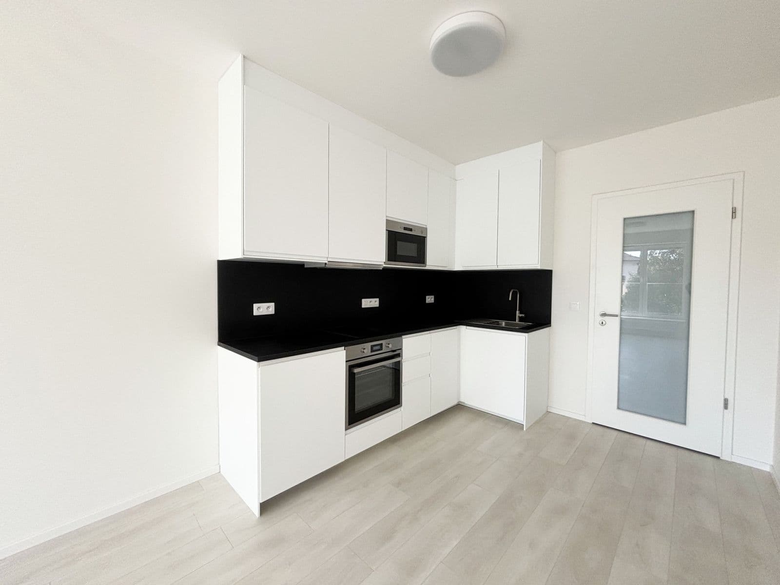 Studio flat to rent, 31 m², Českobrodská, Prague, Prague Studio flat to rent, 31 m², Českobrodská, Prague, Prague