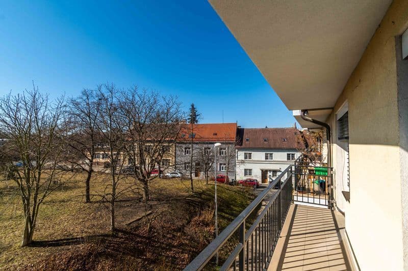 2 bedroom with open-plan kitchen flat to rent, 76 m², Benická, Prague, Prague 2 bedroom with open-plan kitchen flat to rent, 76 m², Benická, Prague, Prague