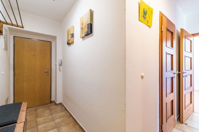 2 bedroom with open-plan kitchen flat to rent, 76 m², Benická, Prague, Prague 2 bedroom with open-plan kitchen flat to rent, 76 m², Benická, Prague, Prague