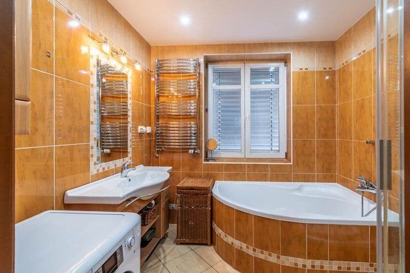 2 bedroom with open-plan kitchen flat to rent, 76 m², Benická, Prague, Prague 2 bedroom with open-plan kitchen flat to rent, 76 m², Benická, Prague, Prague