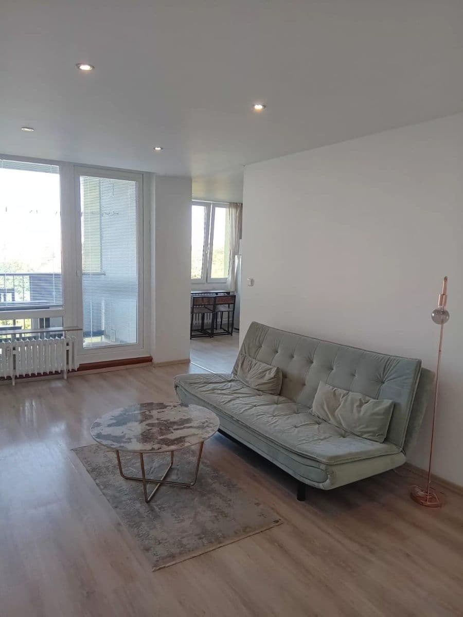 3 bedroom flat to rent, 65 m², Bojasova, Prague, Prague 3 bedroom flat to rent, 65 m², Bojasova, Prague, Prague