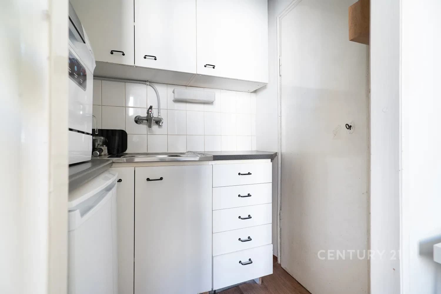 3 bedroom with open-plan kitchen flat to rent, 80 m², Doubravčická, Prague, Prague 3 bedroom with open-plan kitchen flat to rent, 80 m², Doubravčická, Prague, Prague