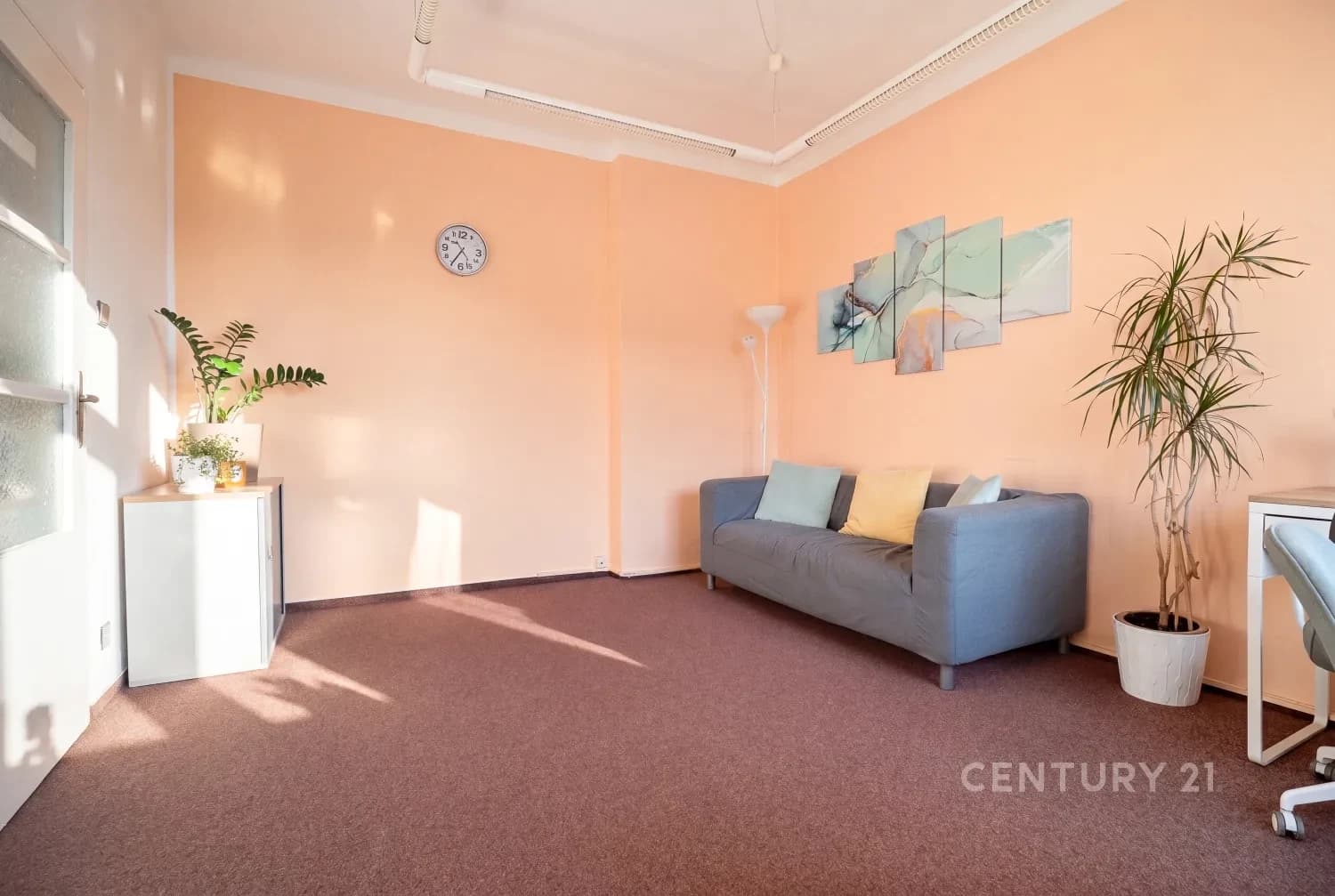 3 bedroom with open-plan kitchen flat to rent, 80 m², Doubravčická, Prague, Prague 3 bedroom with open-plan kitchen flat to rent, 80 m², Doubravčická, Prague, Prague