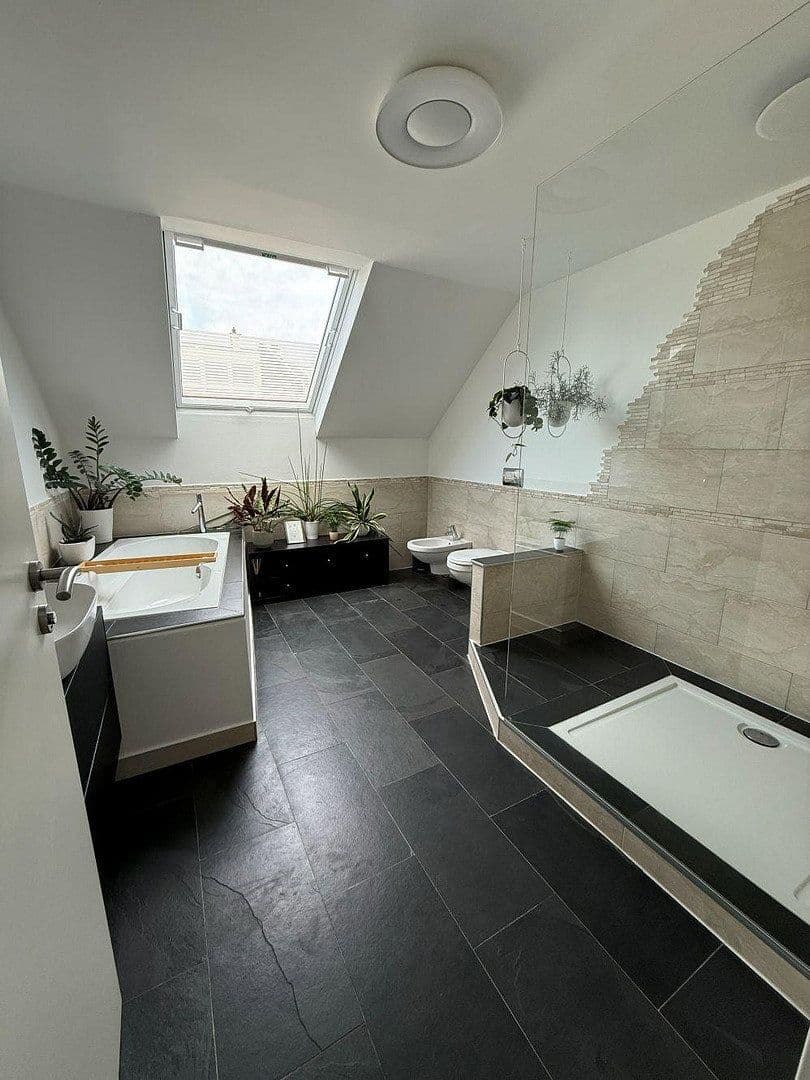 2 bedroom with open-plan kitchen flat for sale, 95 m², Frankfurt am Main, Hesse 2 bedroom with open-plan kitchen flat for sale, 95 m², Frankfurt am Main, Hesse