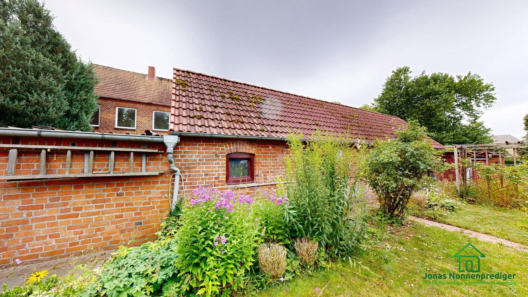 house for sale, 296 m², Gadebuscher Straße 136, Schwerin, Mecklenburg-Vorpommern house for sale, 296 m², Gadebuscher Straße 136, Schwerin, Mecklenburg-Vorpommern