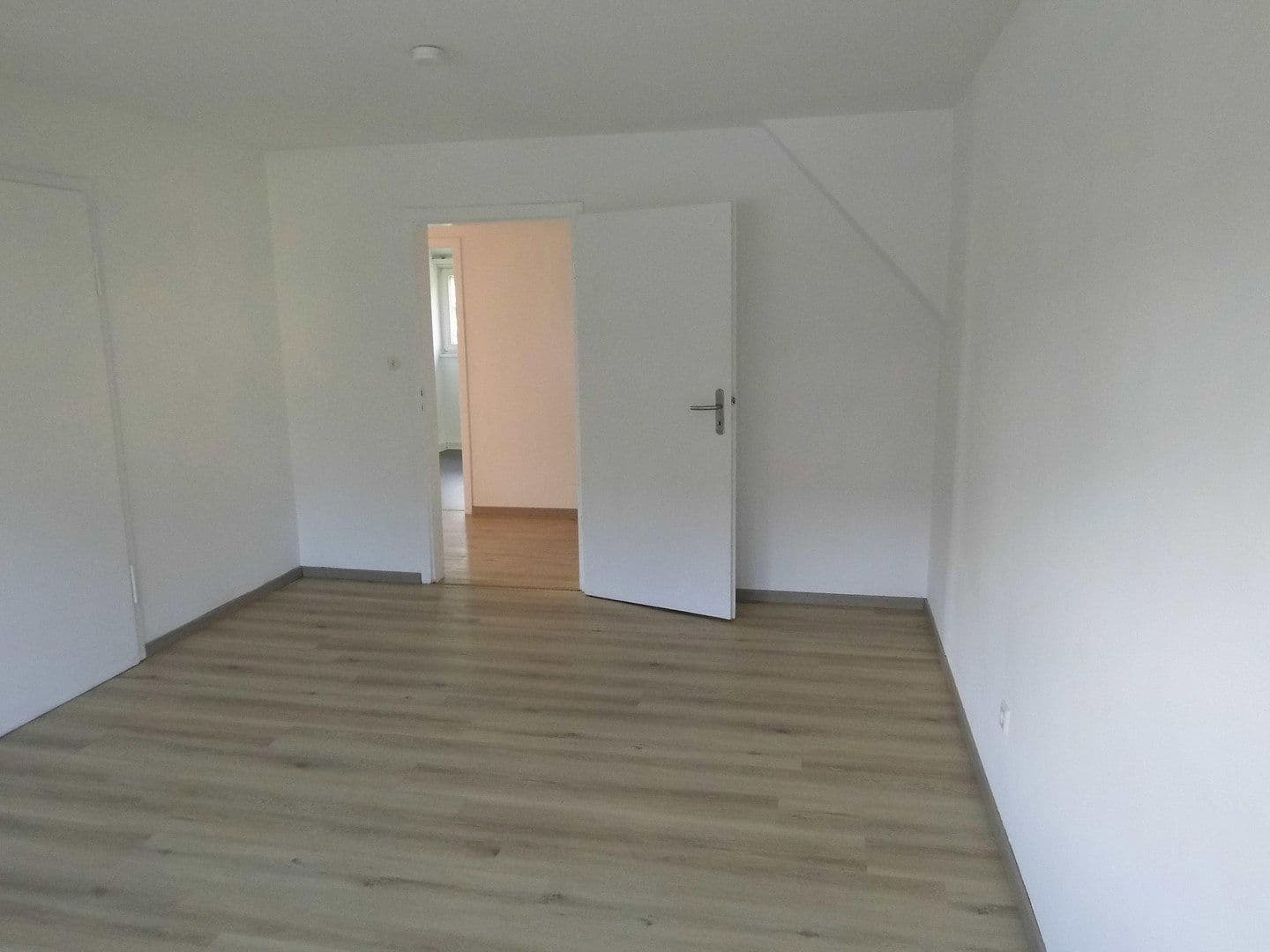 3 bedroom flat to rent, 67 m², Stuttgart, Baden-Württemberg 3 bedroom flat to rent, 67 m², Stuttgart, Baden-Württemberg