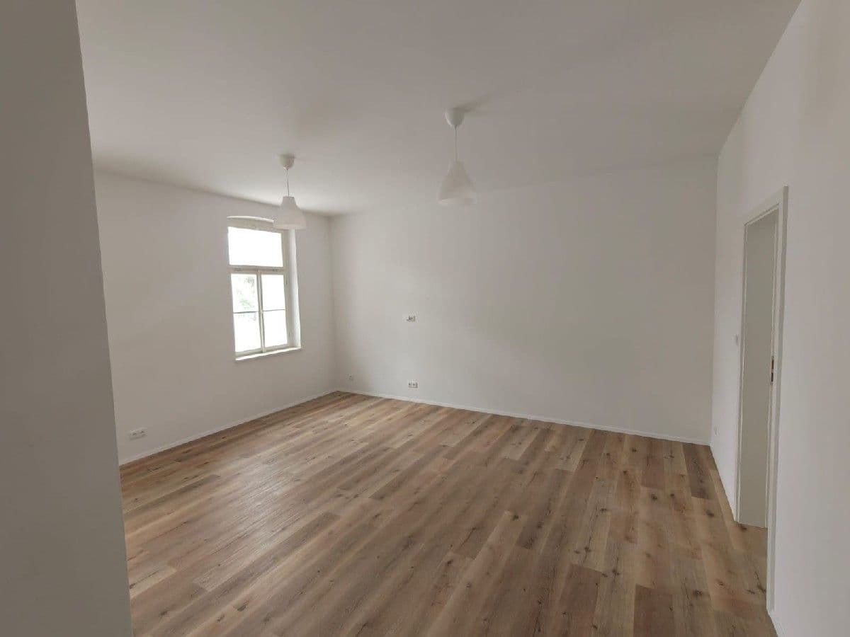 2 bedroom with open-plan kitchen flat to rent, 68 m², Pod Radnicí, Neveklov, Středočeský Region 2 bedroom with open-plan kitchen flat to rent, 68 m², Pod Radnicí, Neveklov, Středočeský Region