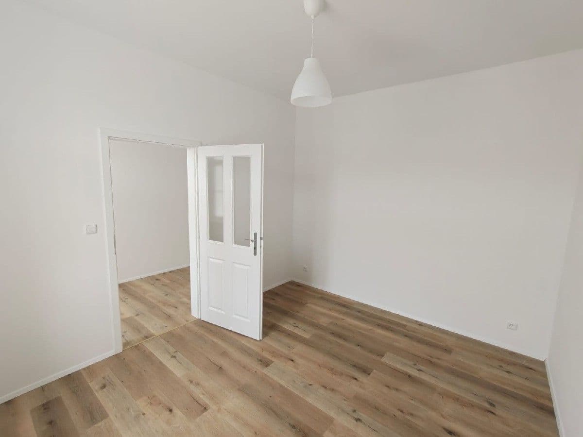 2 bedroom with open-plan kitchen flat to rent, 68 m², Pod Radnicí, Neveklov, Středočeský Region 2 bedroom with open-plan kitchen flat to rent, 68 m², Pod Radnicí, Neveklov, Středočeský Region