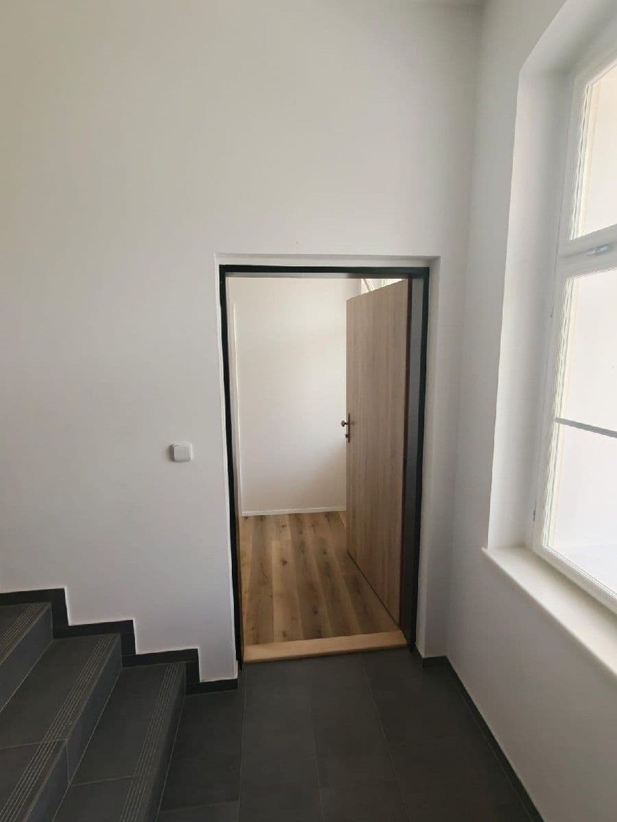 2 bedroom with open-plan kitchen flat to rent, 68 m², Pod Radnicí, Neveklov, Středočeský Region 2 bedroom with open-plan kitchen flat to rent, 68 m², Pod Radnicí, Neveklov, Středočeský Region