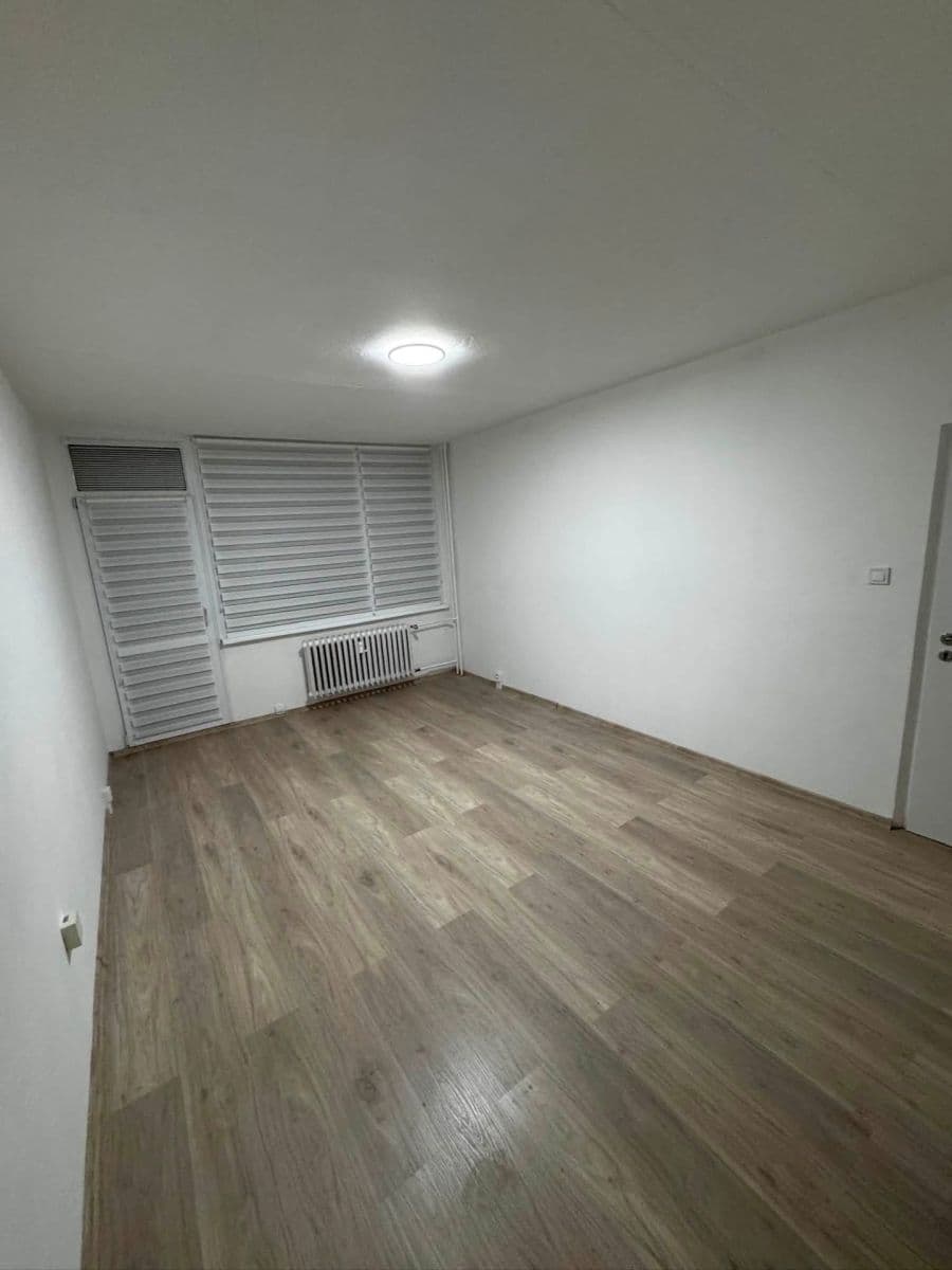 2 bedroom flat to rent, 65 m², Sídliště Za Chlumem, Bílina, Ústecký Region 2 bedroom flat to rent, 65 m², Sídliště Za Chlumem, Bílina, Ústecký Region