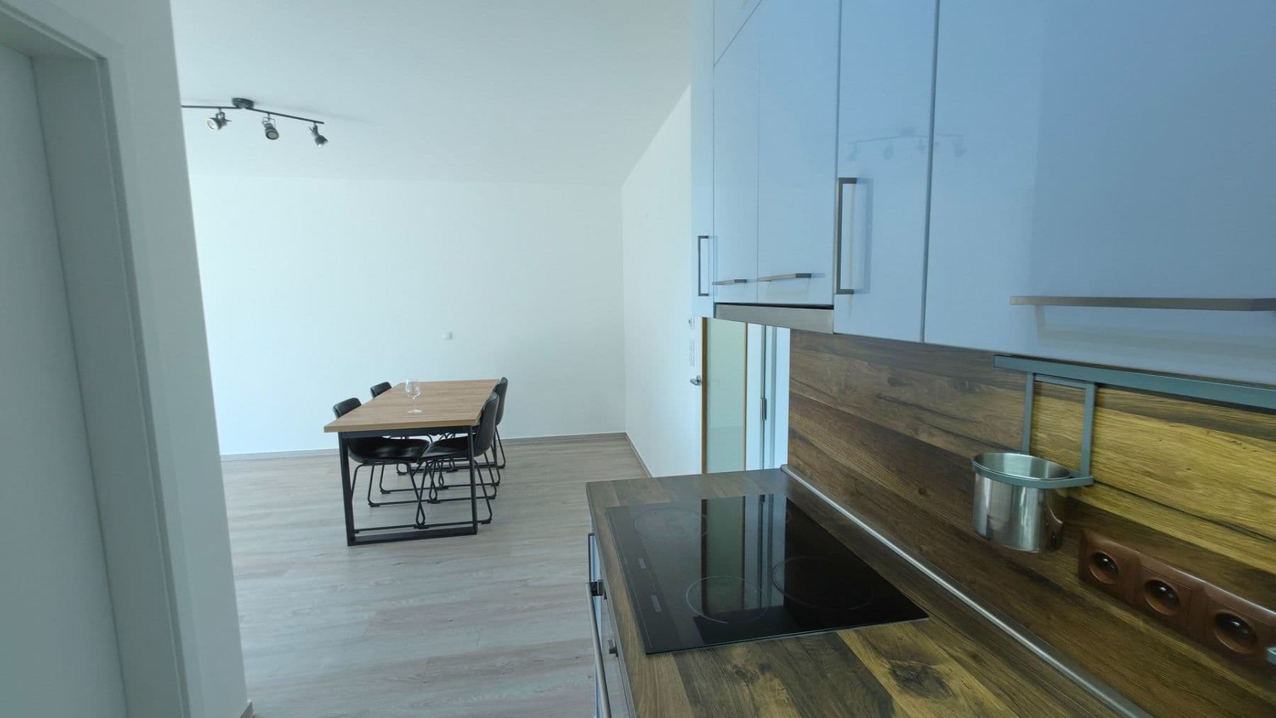 2 bedroom with open-plan kitchen flat to rent, 73 m², Fillova, Brno, Jihomoravský Region 2 bedroom with open-plan kitchen flat to rent, 73 m², Fillova, Brno, Jihomoravský Region