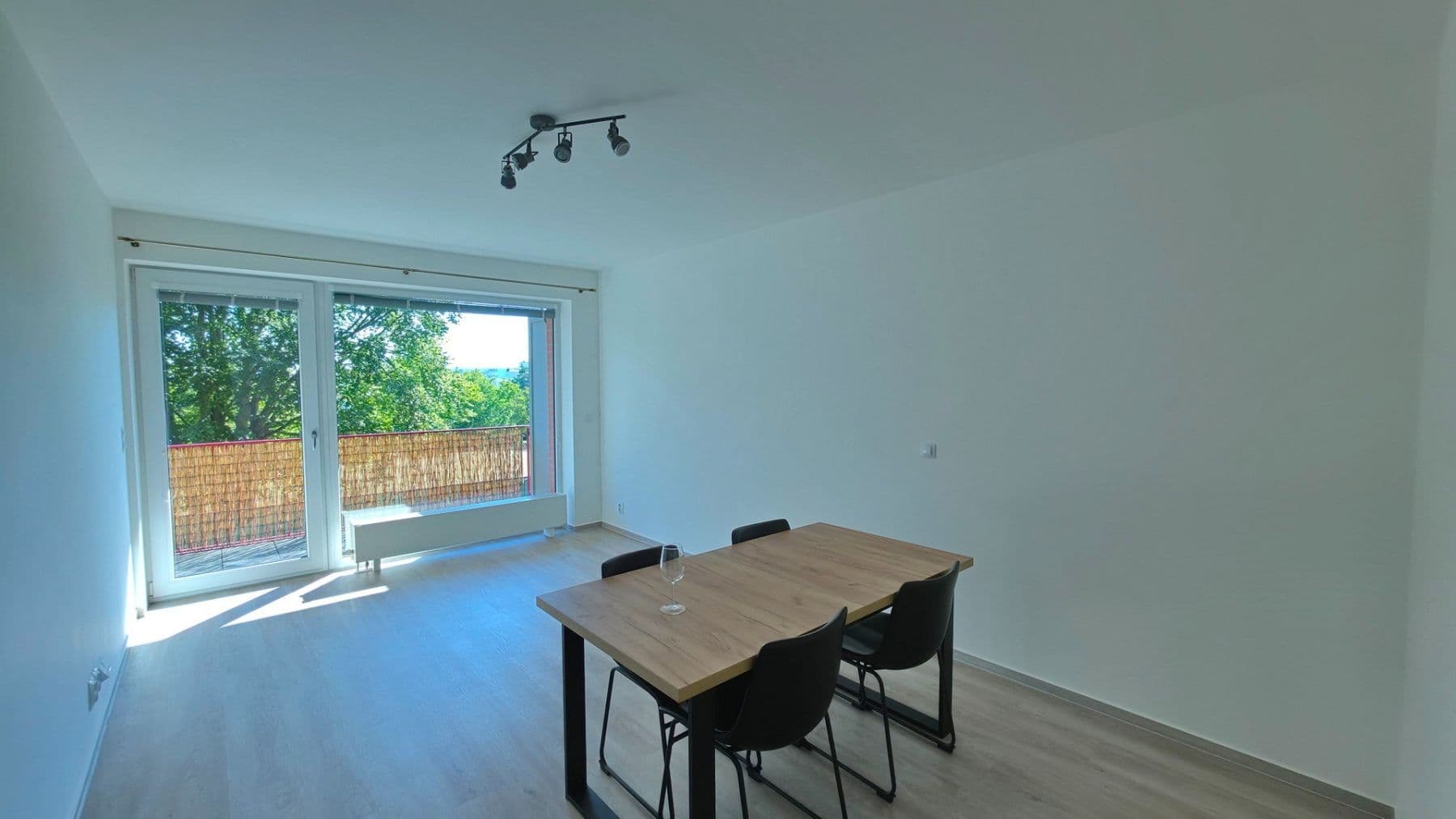 2 bedroom with open-plan kitchen flat to rent, 73 m², Fillova, Brno, Jihomoravský Region 2 bedroom with open-plan kitchen flat to rent, 73 m², Fillova, Brno, Jihomoravský Region