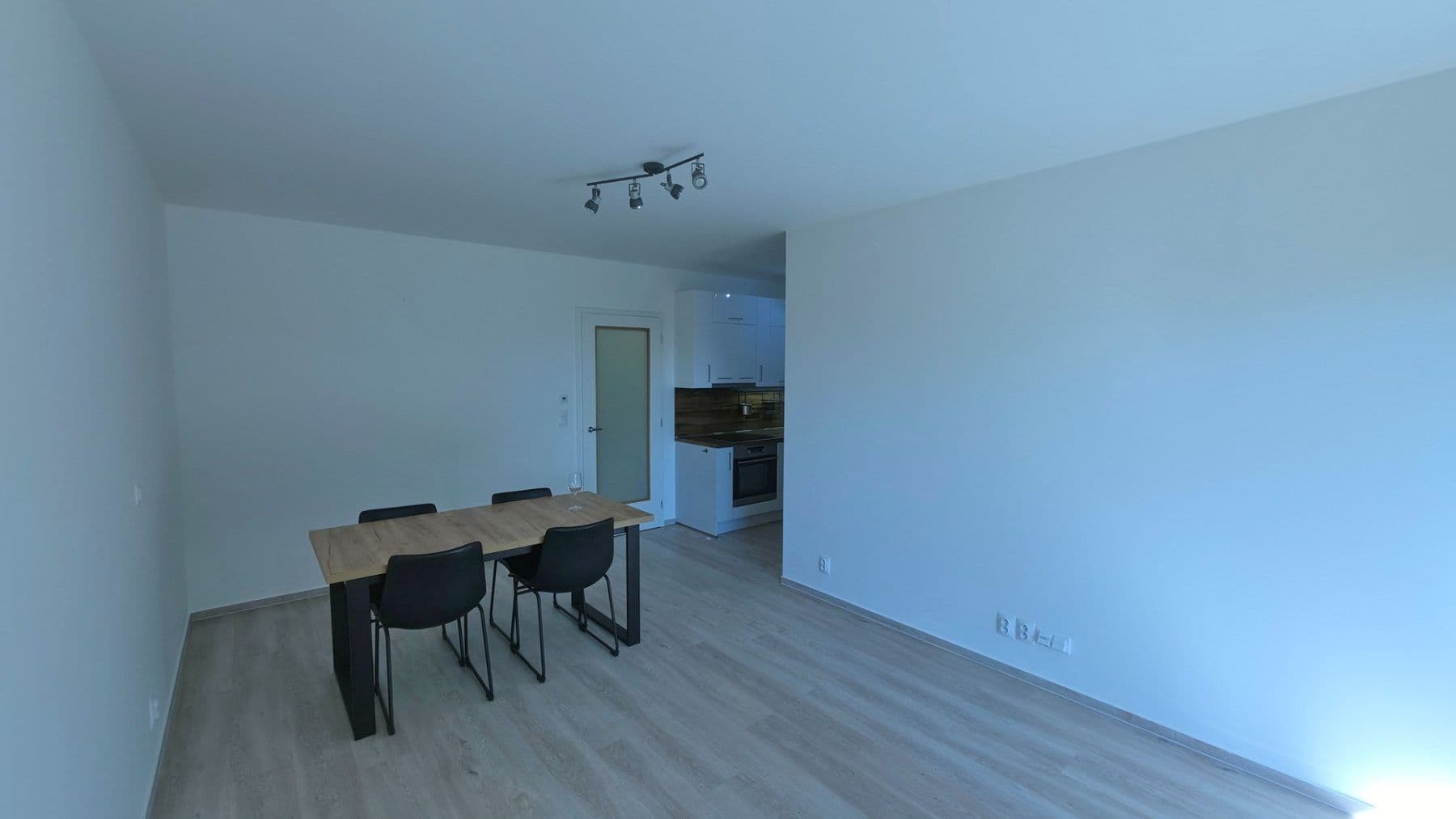 2 bedroom with open-plan kitchen flat to rent, 73 m², Fillova, Brno, Jihomoravský Region 2 bedroom with open-plan kitchen flat to rent, 73 m², Fillova, Brno, Jihomoravský Region
