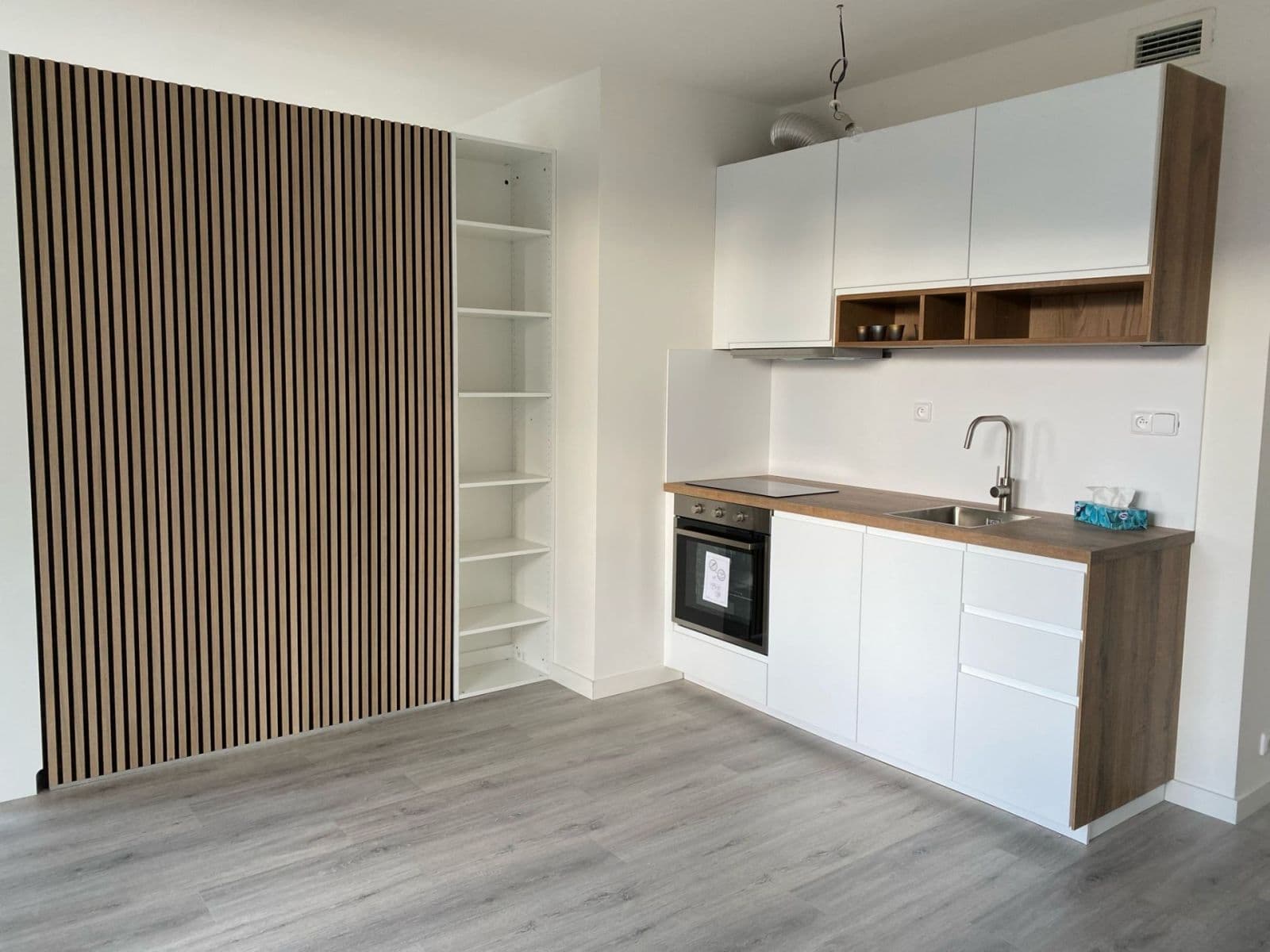 1 bedroom with open-plan kitchen flat to rent, 43 m², Mukařovského, Prague, Prague 1 bedroom with open-plan kitchen flat to rent, 43 m², Mukařovského, Prague, Prague