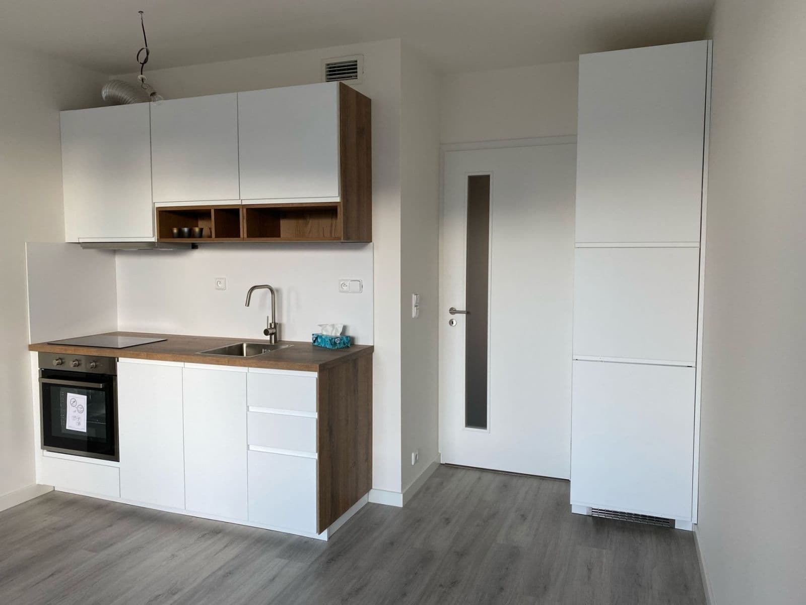 1 bedroom with open-plan kitchen flat to rent, 43 m², Mukařovského, Prague, Prague 1 bedroom with open-plan kitchen flat to rent, 43 m², Mukařovského, Prague, Prague